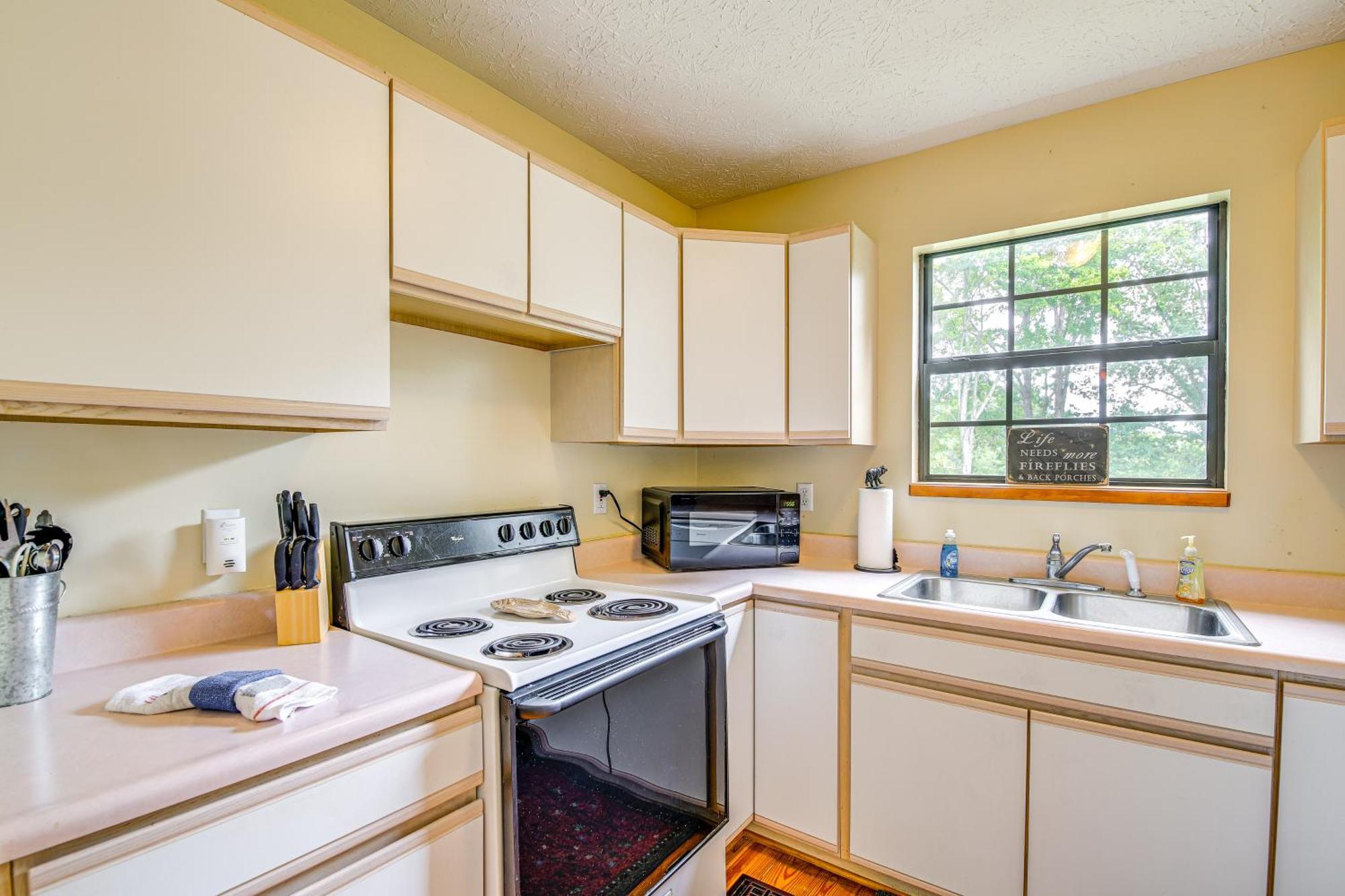 Pet-Friendly Sevierville Rental With Private Hot Tub ภายนอก รูปภาพ